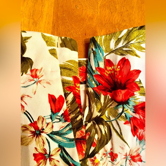 Zara Ruffle Hem Shorts - Picture 5 of 9